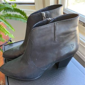 New Frye Black Booties size 9.5 in box